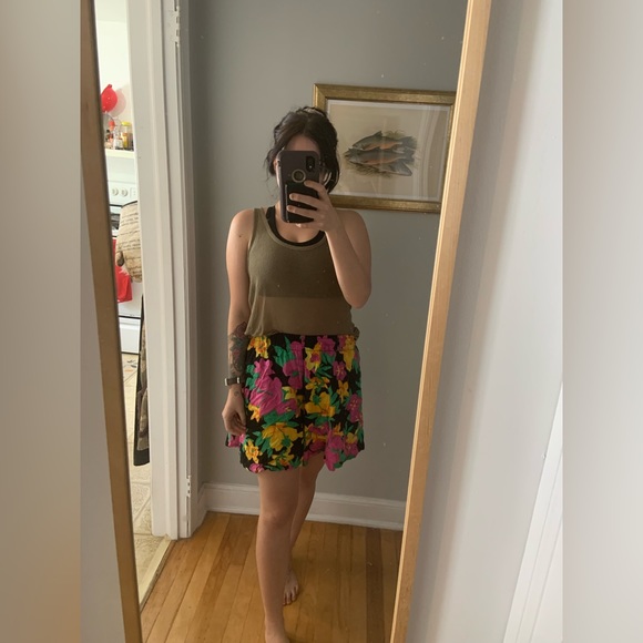 floral shorts - Picture 2 of 3